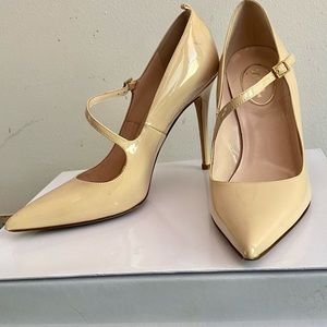 SJP by Sarah Jessica Parker “Diana” pump